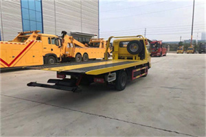 合浦非事故拖车