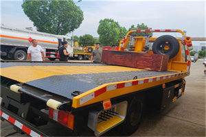 合浦附近拖车电话号码服务